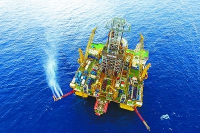 国土资源部中国地质调查局官方宣布,我国在南海首次成功完成了可燃冰