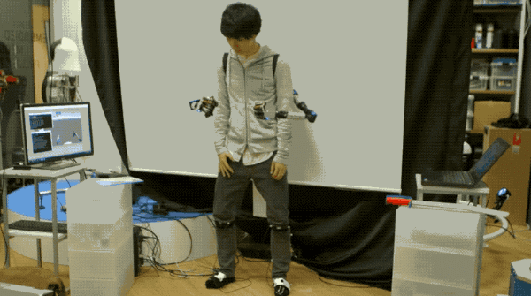 图 视频]这种章鱼博士风格的机械手臂通过脚进行控制--小数据科技智库