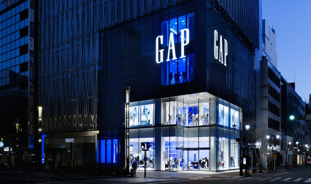 商业剪报:gap 京东开旗舰店,陌陌跌破发行价